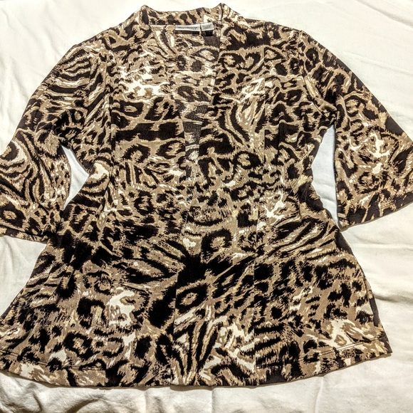 3/$15 CHICOS Animal Print cardigan - Picture 7 of 10